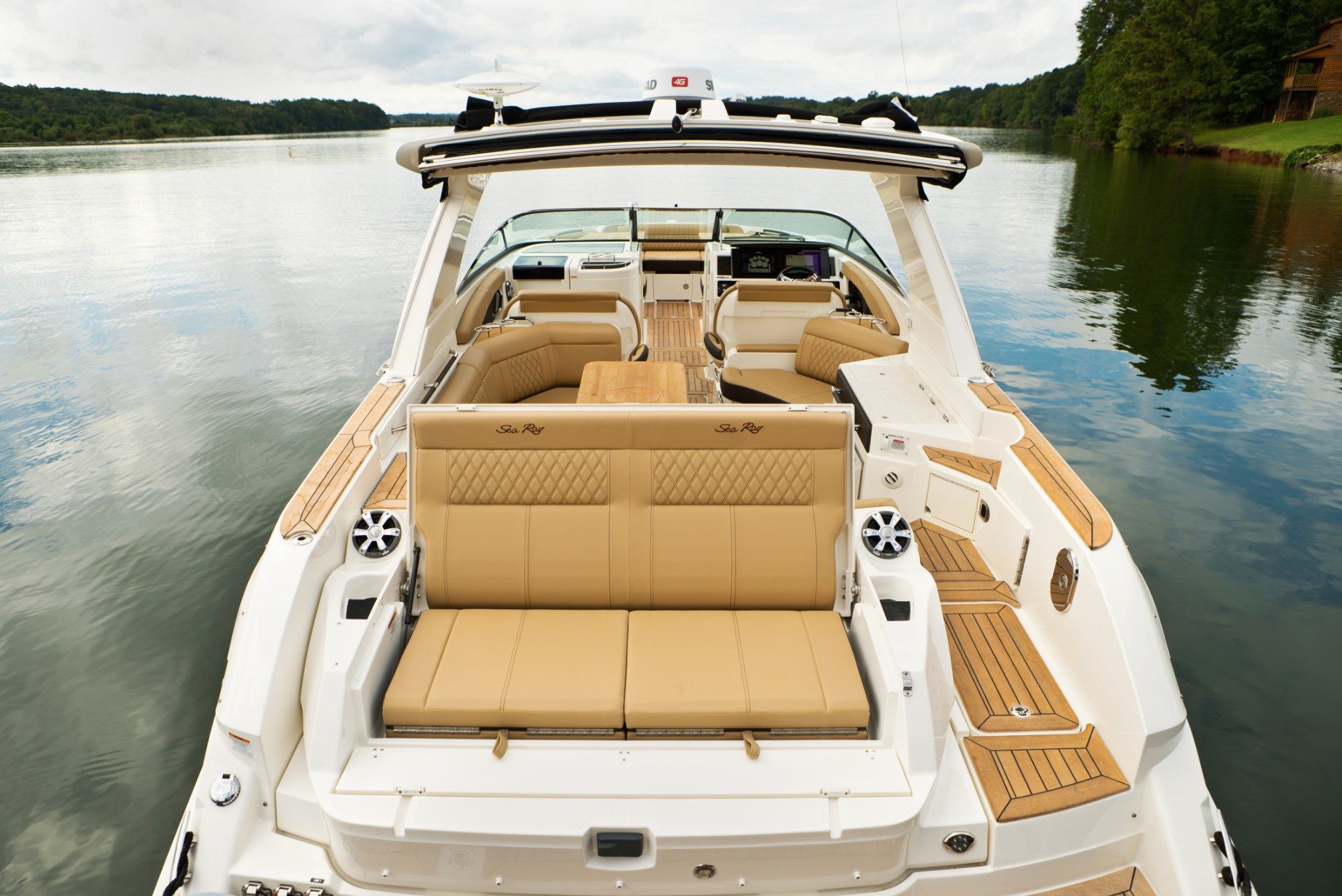 Sea Ray Cuddy Cabin SLX 350