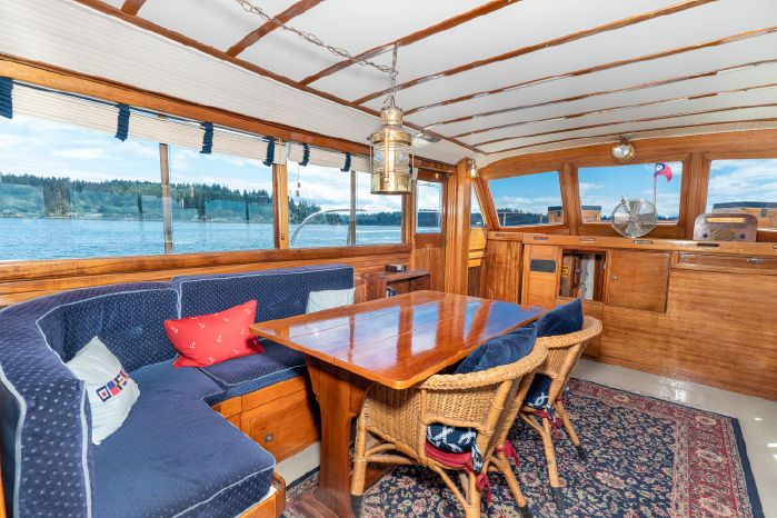 Riptide 1939 elco Motor Yacht saloon interior view